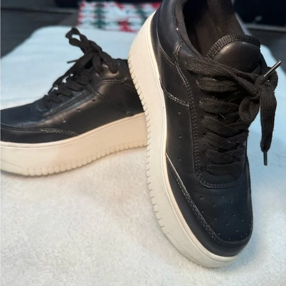Steve Madden Black and White Platform Sneakers - Picture 3 of 14